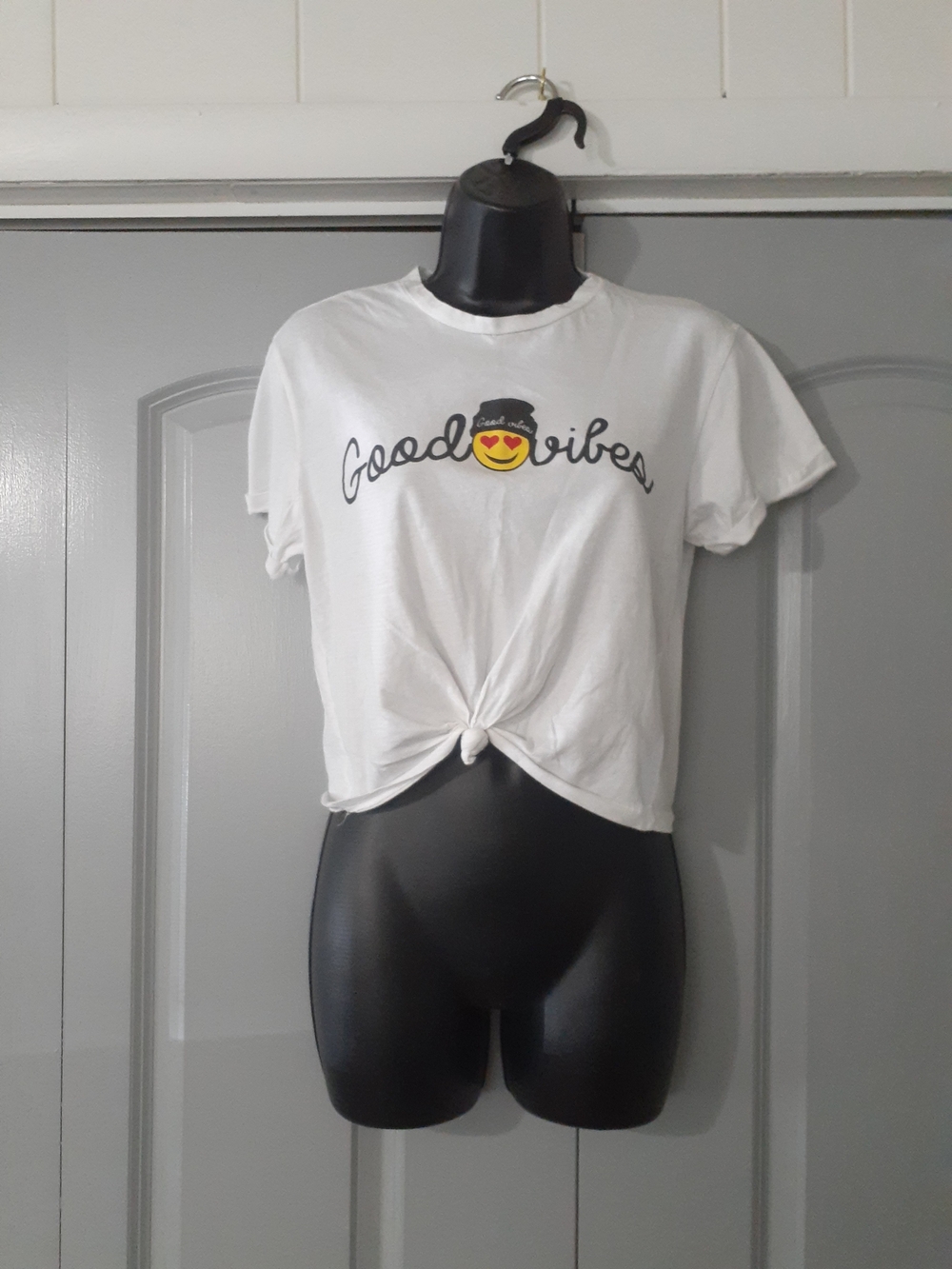 Riot Queen White Graphic 'Good Vibes"  Crop Tee